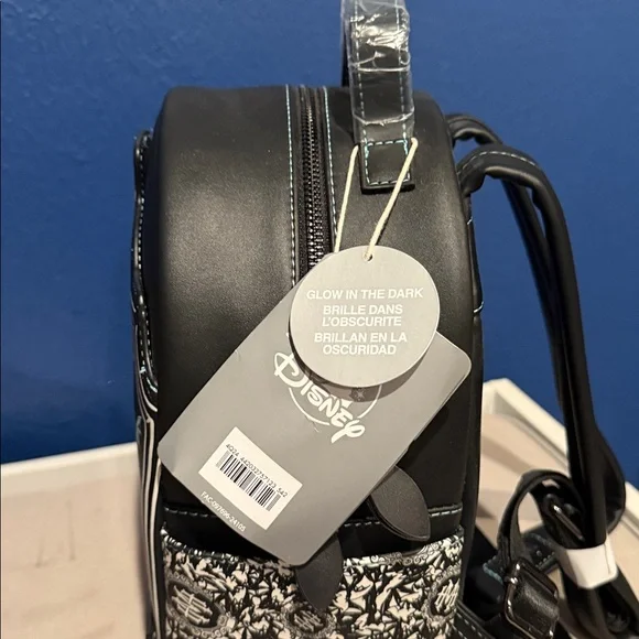 Loungefly Black and White Haunted Mansion Backpack!  Glows in the dark! NWT - Picture 5 of 7